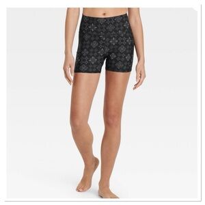 Women’s High Waisted 2.5” Bike Shorts Joylab